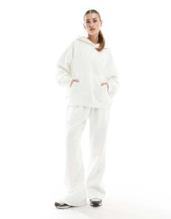 Kaiia Studio Logo Oversized Hoodie Co-ord In White For Women Vanilla -Kaiia Online Shop 205901554 4