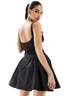 Kaiia Sweetheart Neckline Skater Mini Dress In Black For Women