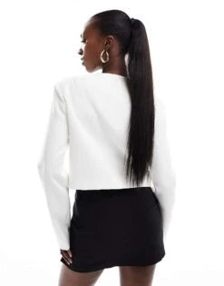 Kaiia Boxy Cropped Pearl Button Through Jacket In White For Women -Kaiia Online Shop 206421171 4