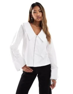Kaiia Oversized Collar Wide Sleeve Shirt In White For Women