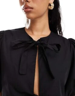 Kaiia Puff Sleeve Tie Front Top In Black For Women -Kaiia Online Shop 206850246 3