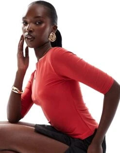 Kaiia Slinky 3/4 Sleeve Top In Red For Women