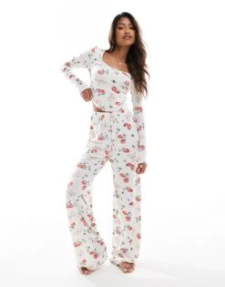Kaiia Mix And Match Square Neck Long Sleeve Pj Top, Shirt, Shorts And Scrunchie Co-ord In Strawberry And Bow Print -Kaiia Online Shop 207097998 1 white