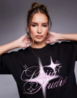 Kaiia Studio Embroidered Star Graphic T-shirt In Black And Pink For Women -Kaiia Online Shop 207323523 3