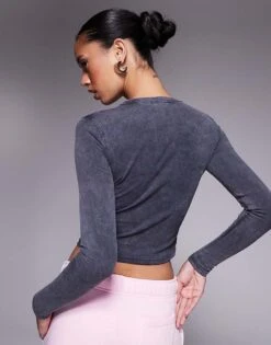 Kaiia Studio Star Graphic Long Sleeve Baby Tee In Charcoal And Pink For Women -Kaiia Online Shop 207323553 4