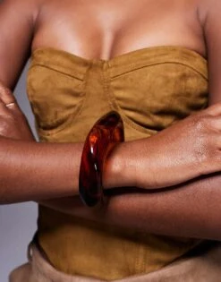 Kaiia Resin Asymmetric Bangle In Tobacco Brown For Women -Kaiia Online Shop 207492883 1 brown 1