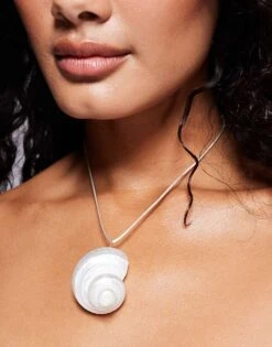 Kaiia Oversized Pearlescent Shell Wax Cord Necklace In Cream For Women -Kaiia Online Shop 207899460 1 cream 1